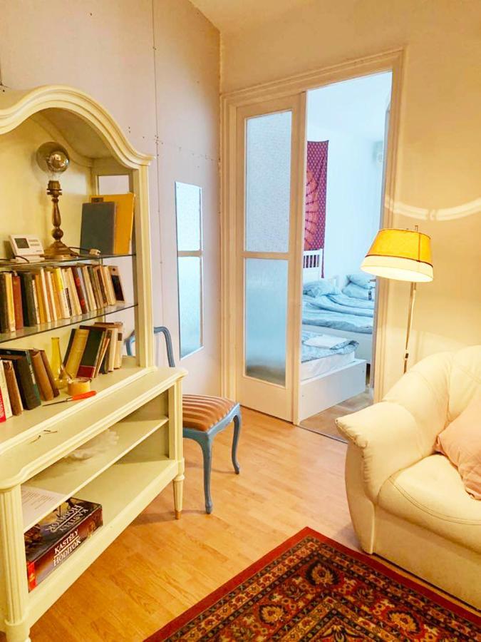 Cargo Rooms And Apartment Budapest Bagian luar foto