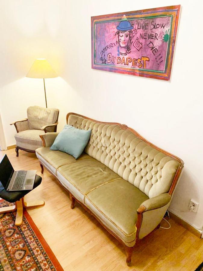 Cargo Rooms And Apartment Budapest Bagian luar foto